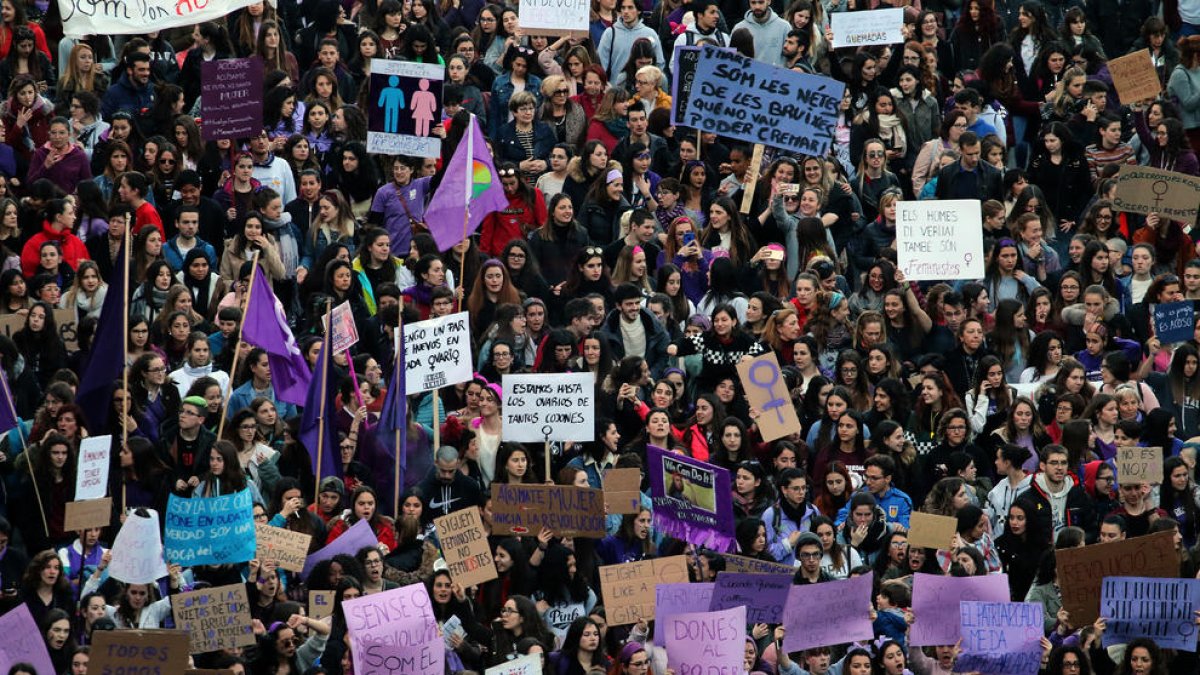 Imagen de archivo de una manifestación del 8 de marzo en Lleida.