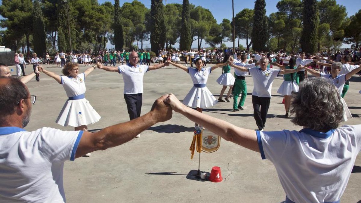 Tradicional dinar amb coca i préssecs.