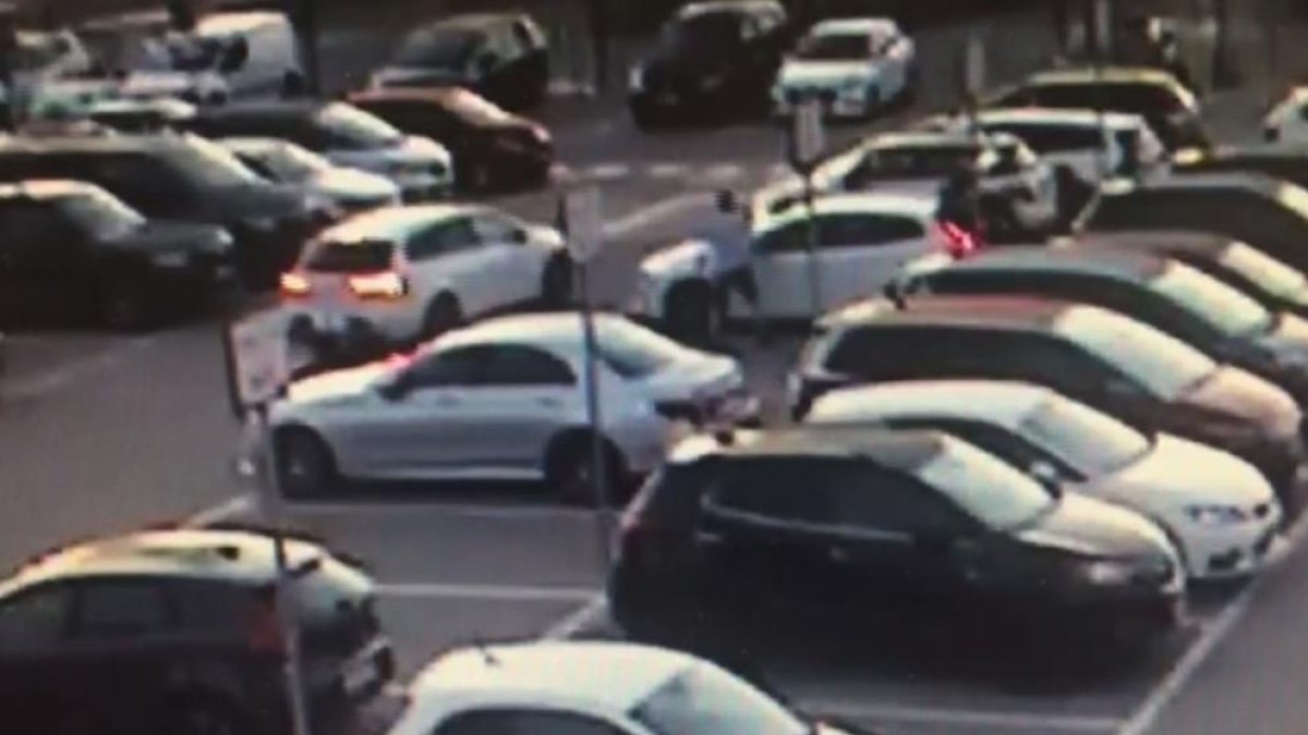 Los ladrones en el momento que perpetraron el robo.