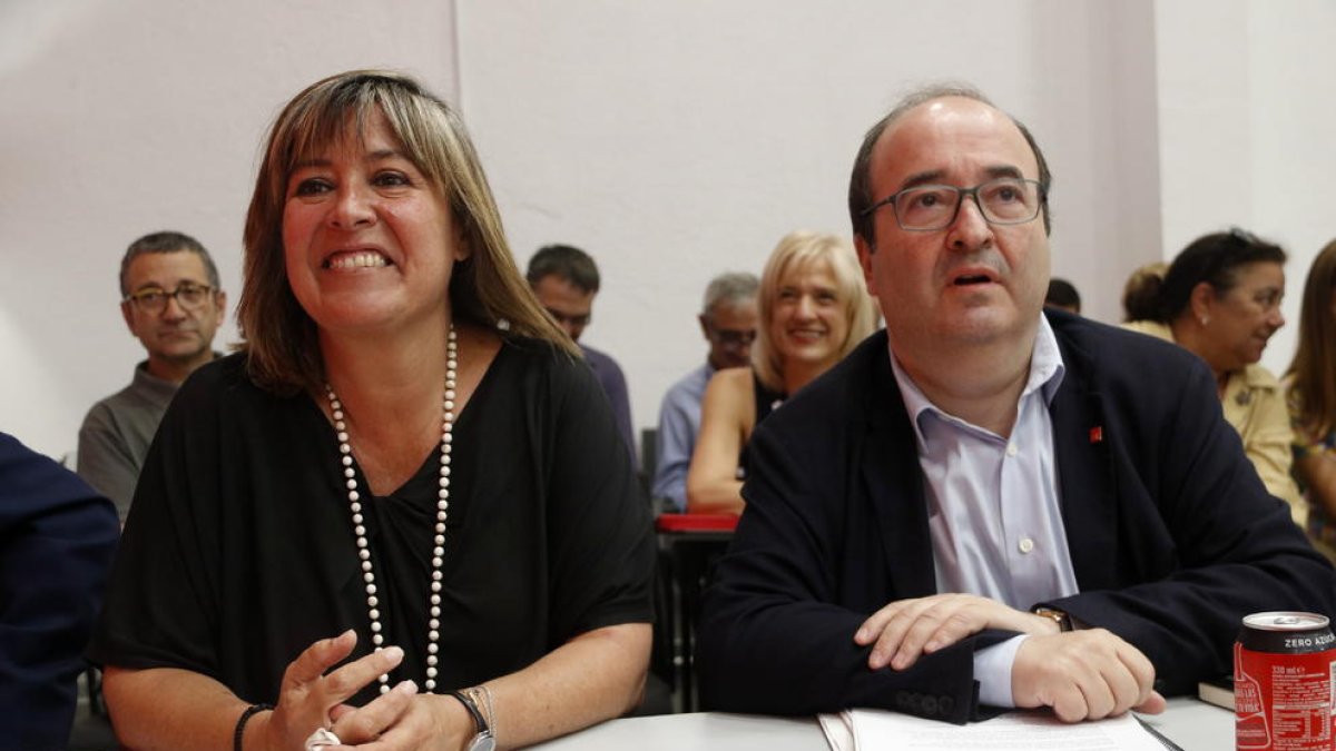 El primer secretari del PSC, Miquel Iceta, amb l’alcaldessa de l’Hospitalet, Núria Marín.