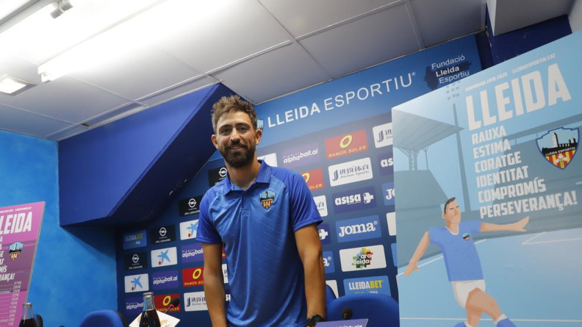 L’entrenador del Lleida, Manuel Jesús Casas ‘Molo’, ahir durant la seua compareixença davant dels mitjans de comunicació.