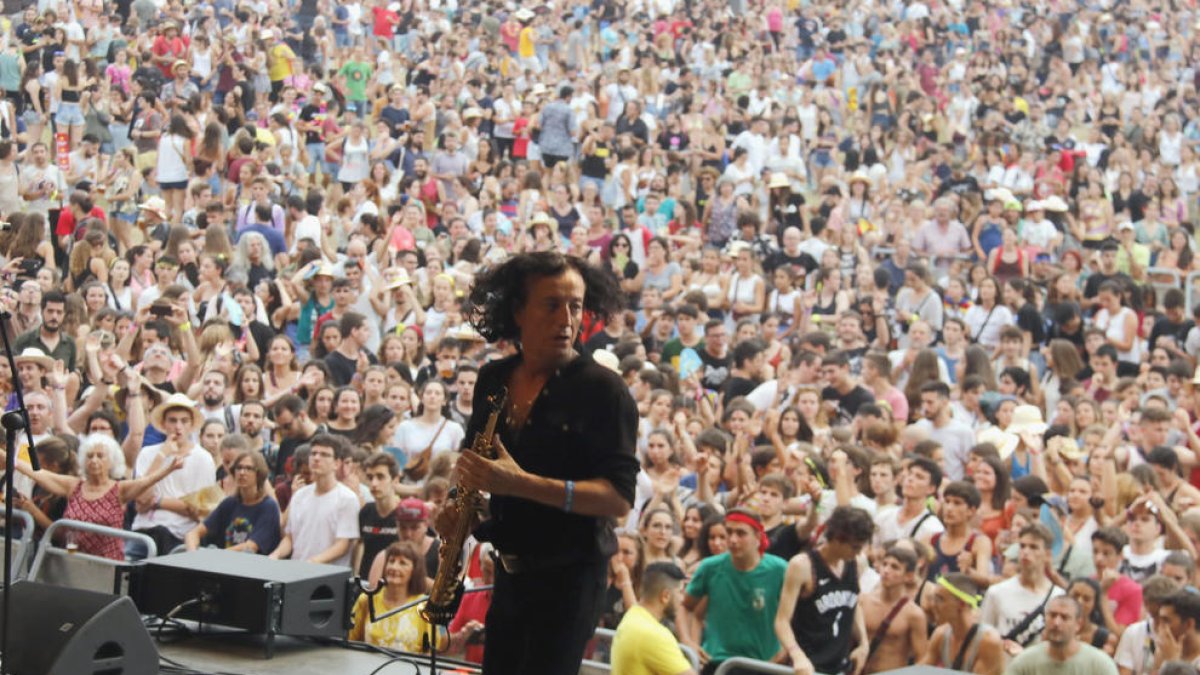 L’Elèctrica Dharma fa vibrar el Canet Rock amb paraules de Cuixart