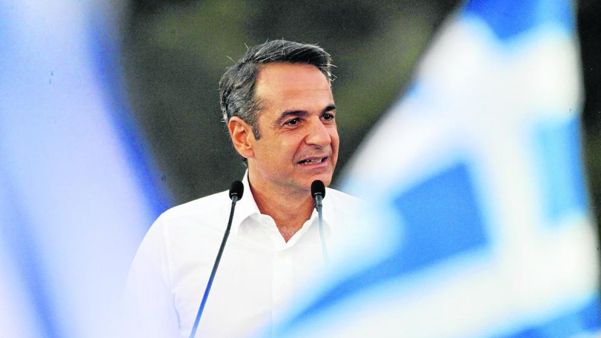 El líder del partido Nueva Democracia, Kyriakos Mitsotakis, logró ayer una amplia victoria.