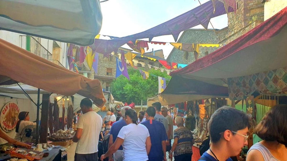 El buen tiempo animó la afluencia de turistas a la Fira de Vilaller.