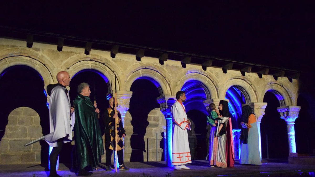 Un moment de la representació d’un dels passatges de la vida de Sant Ermengol.