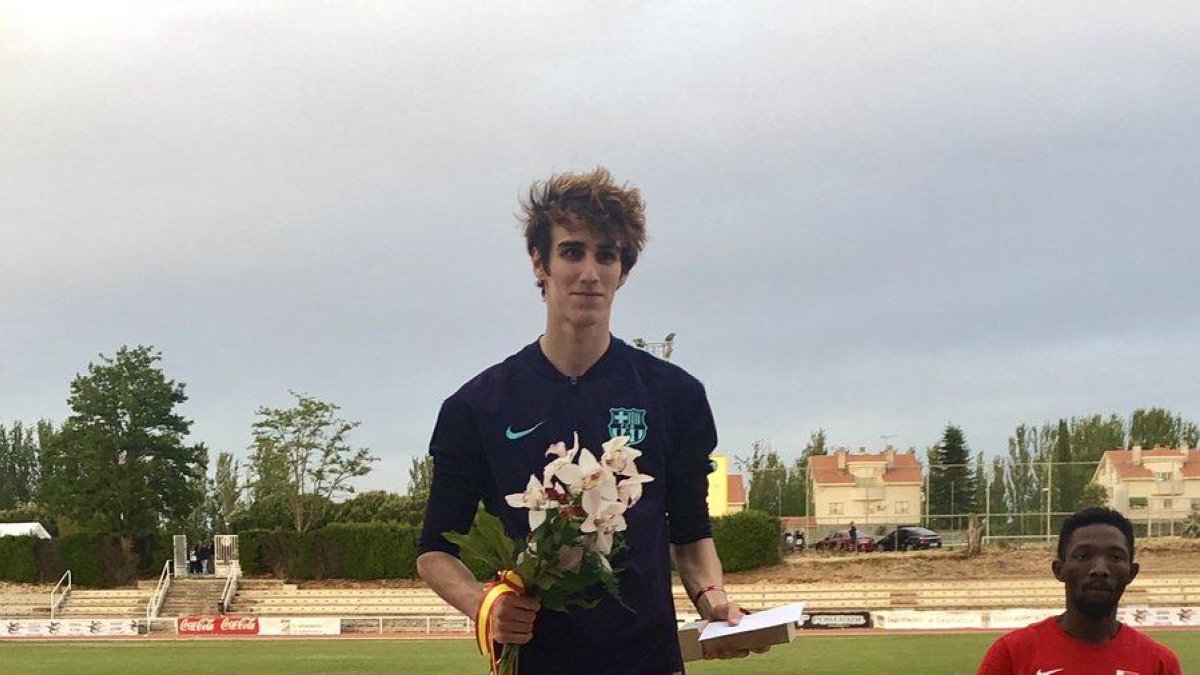 Bernat Erta, al podi, després de quedar segon a Salamanca.