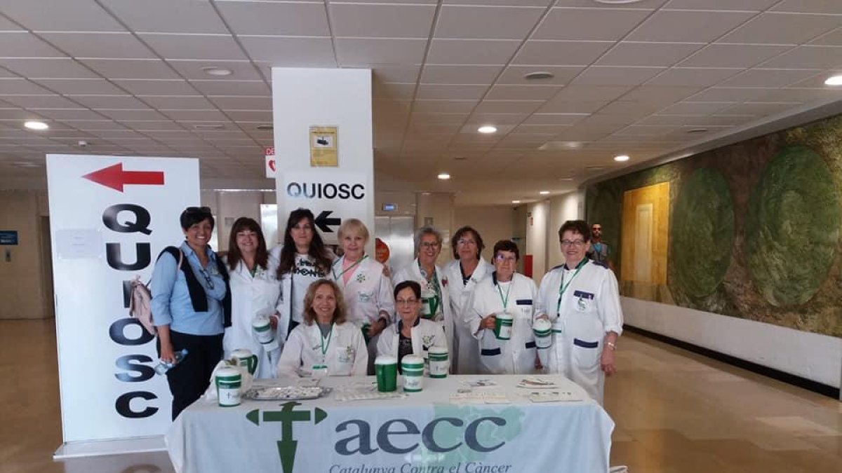 Una de les 31 taules de l’associació, dijous a l’Arnau.