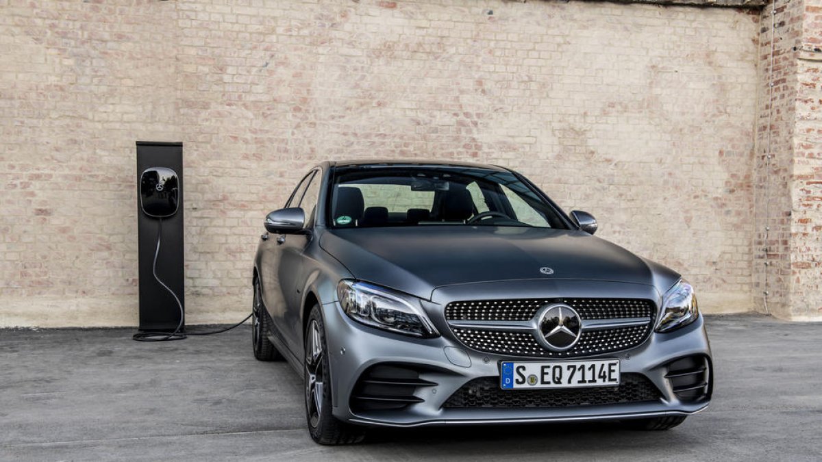Mercedes amplia la gamma EQ power amb el Classe C 300 e