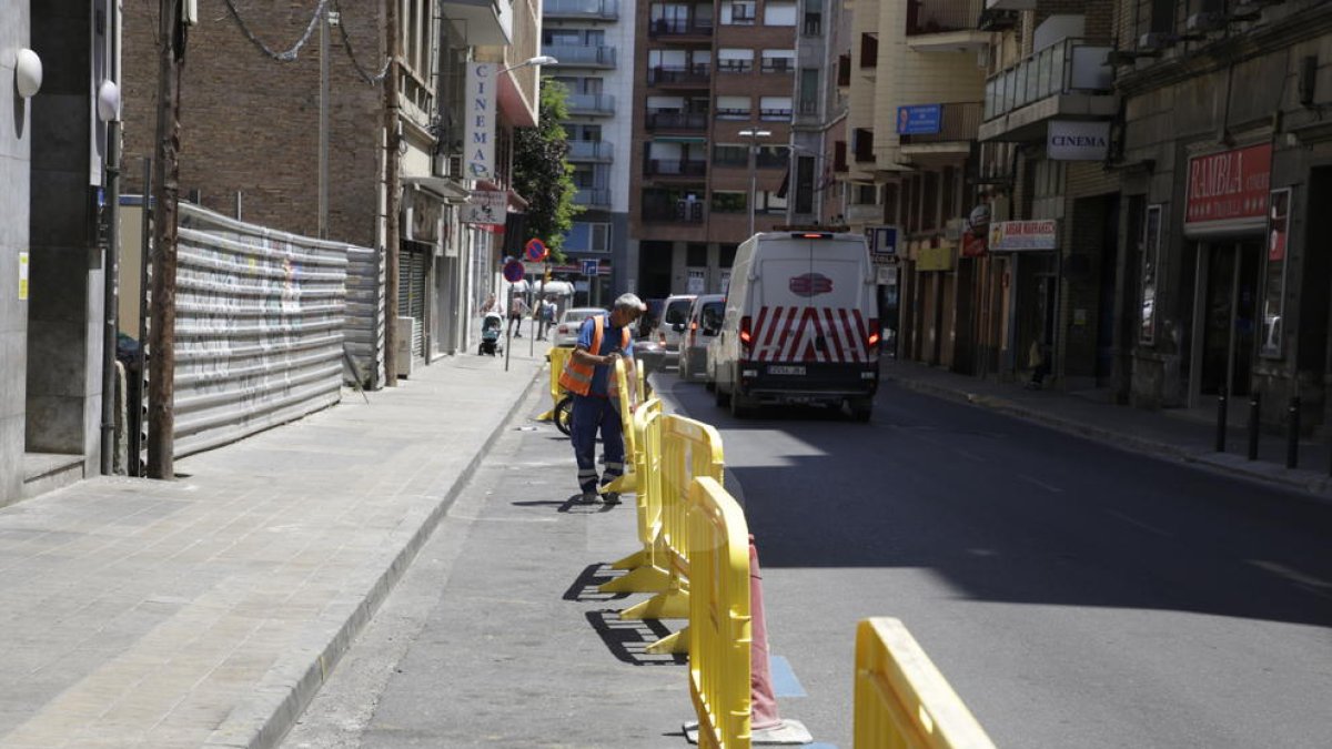 Els preparatius per a les obres a Anselm Clavé van començar ahir.