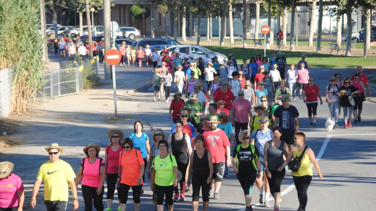 Una caminata contra el Alzhéimer en Mollerussa.
