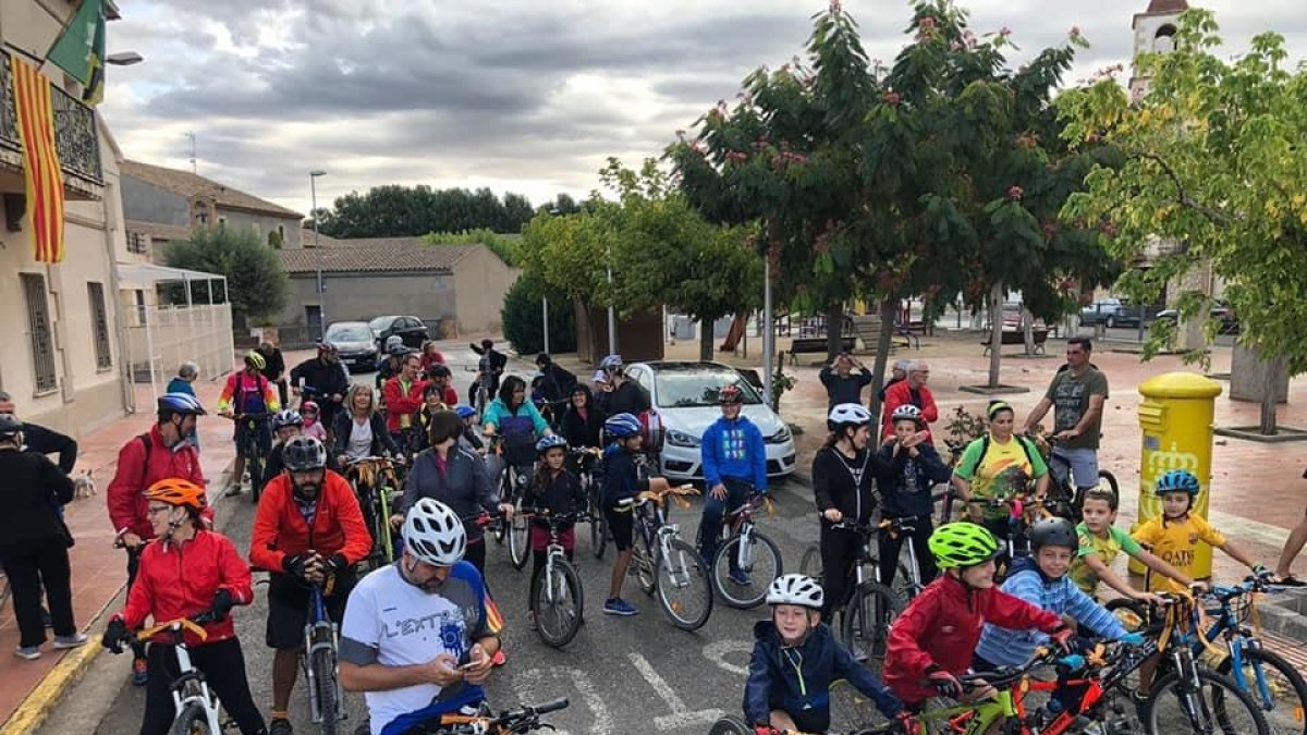 Vista dels participants a la bicicletada popular celebrada dimecres a Vila-sana.