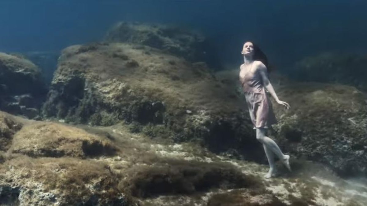 Claire Friesen en pleno baile.