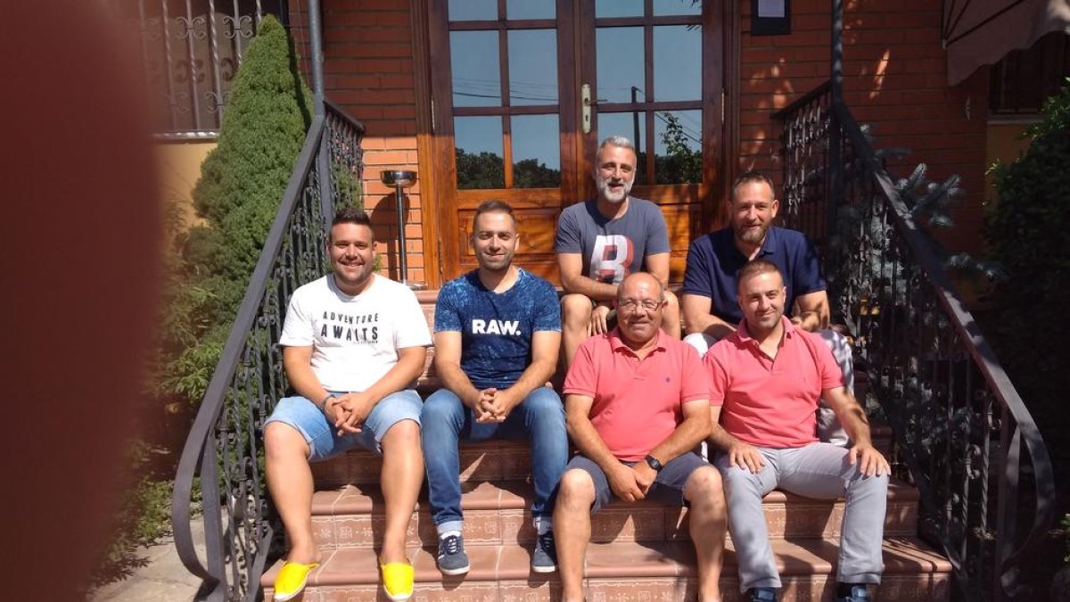 Els membres del cos tècnic del Vila-sana i el president van mantenir ahir una reunió.