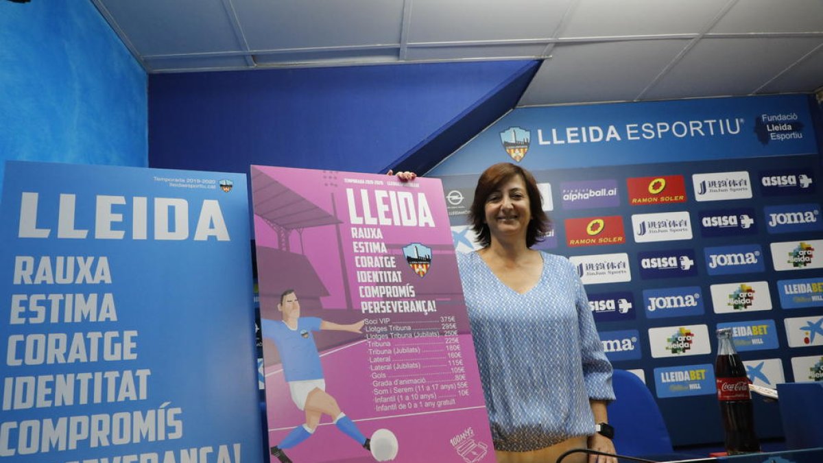 La directiva Montse Balaguer fue la encargada de presentar ayer la nueva campaña de abonados.