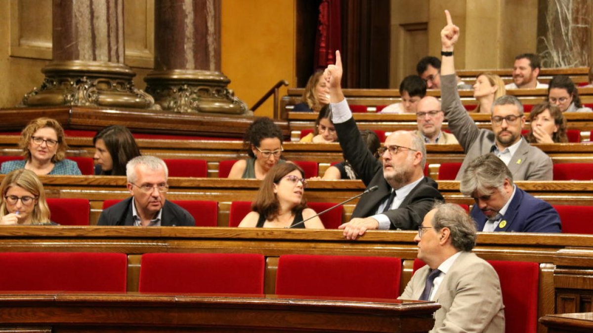 Instan al Gobierno a presentar en un mes las ayudas económicas para los afectados del incendio de la Ribera de Ebro