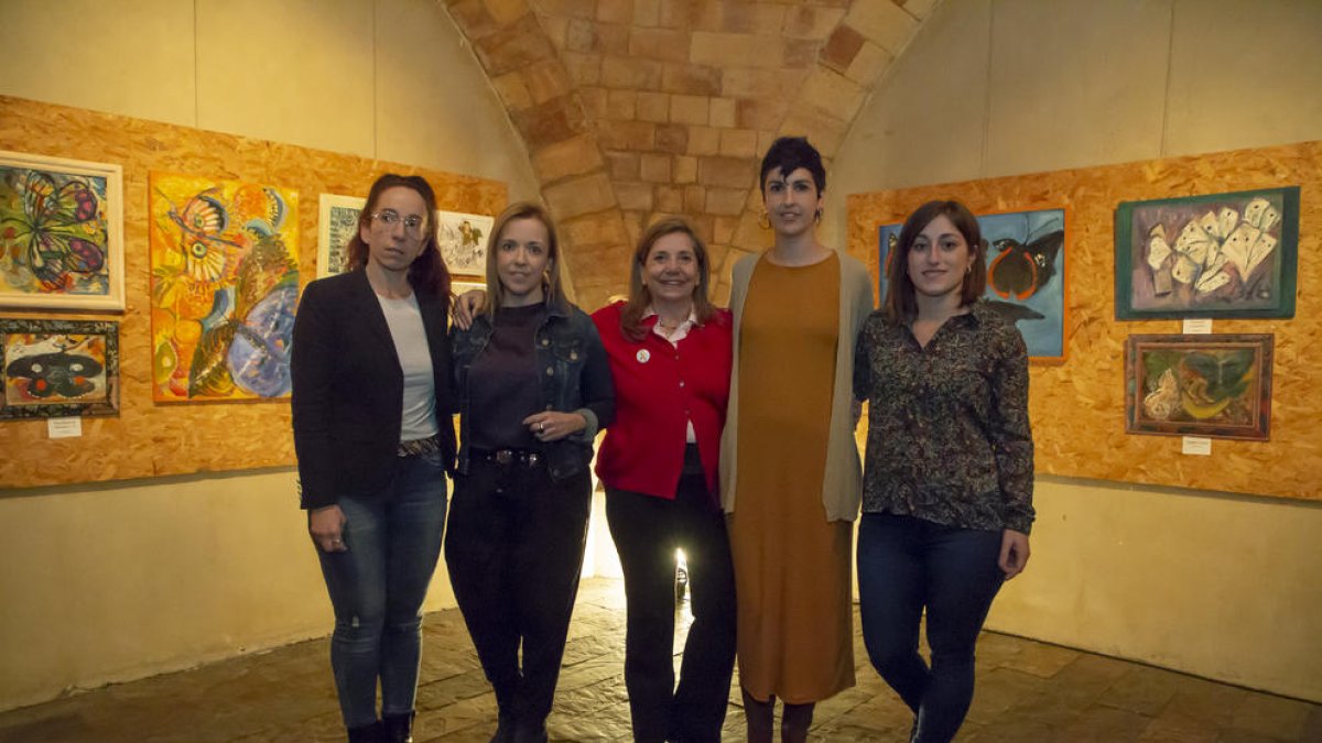 Isona Passola (centre), ahir al Cafè del Teatre de Lleida.
