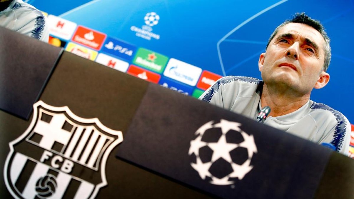 Ernesto Valverde durant la roda de premsa prèvia al partit davant el Lió.