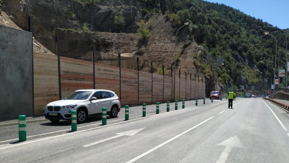 Los vehículos ya circulan con normalidad por la CG-1 en Andorra tras el desprendimiento del sábado.