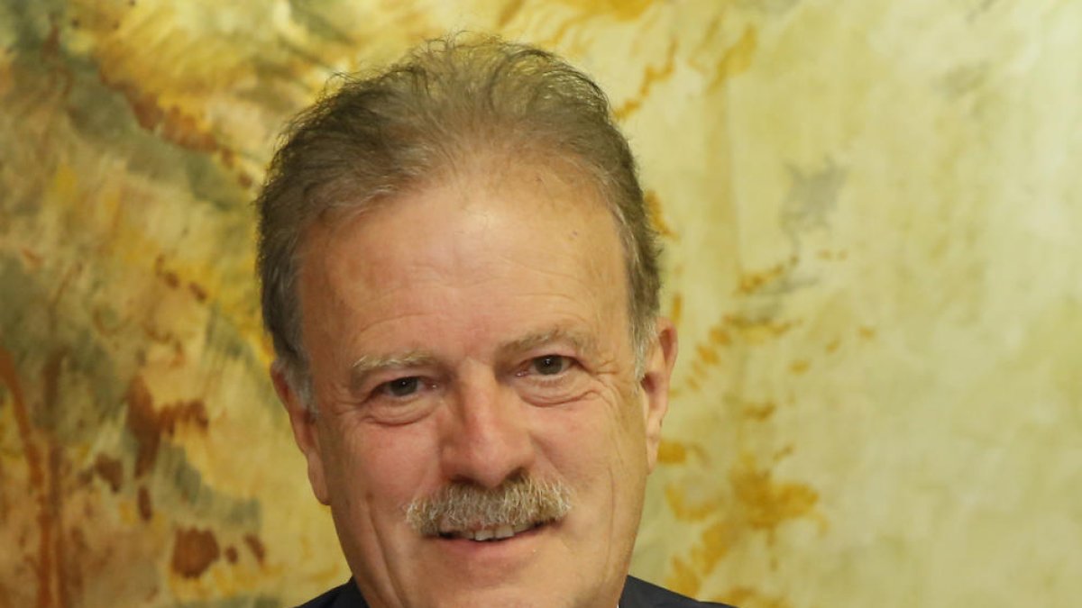 Tremolor de cames electorali món al revés