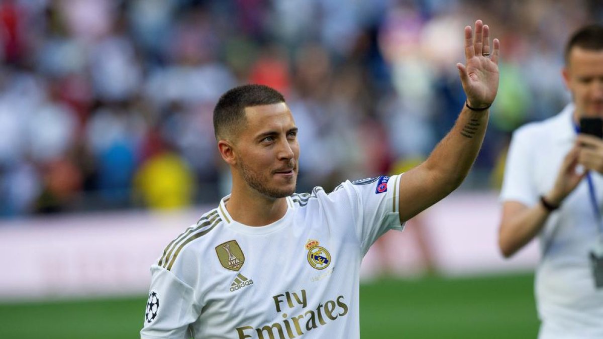 Eden Hazard, ahir durant la seua presentació al Madrid.