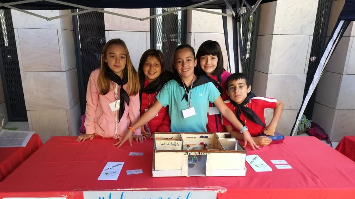 Un dels grups d’alumnes que van participar a la fira FER.