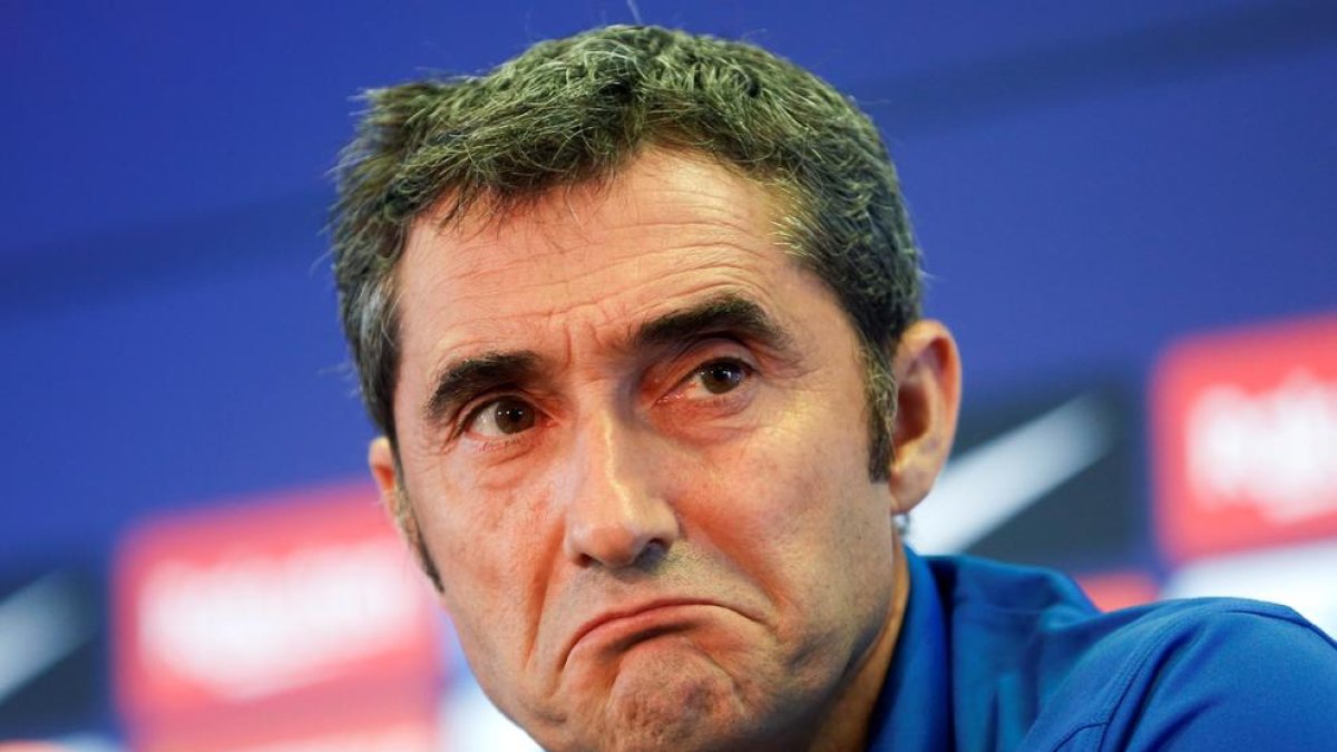 El técnico extremeño se mostró contrariado por no tener aún la plantilla cerrada.