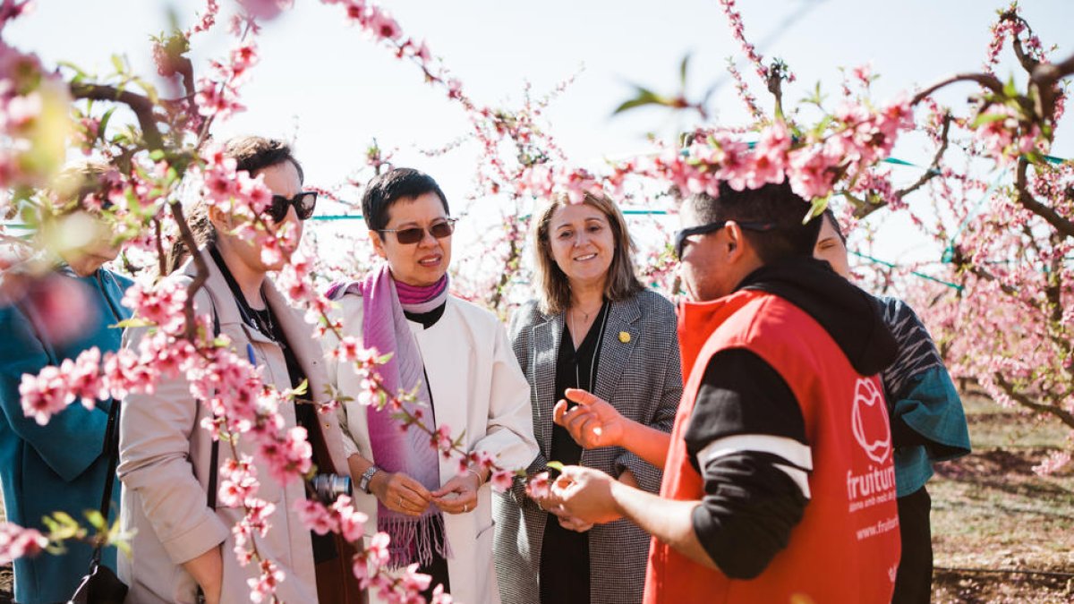 Aitona i Tailàndia reforcen llaços per promoure el turisme de la flor