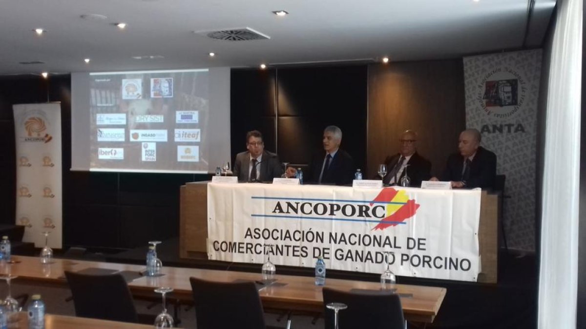 Imatge dels ponents de l’assemblea d’Ancoporc.