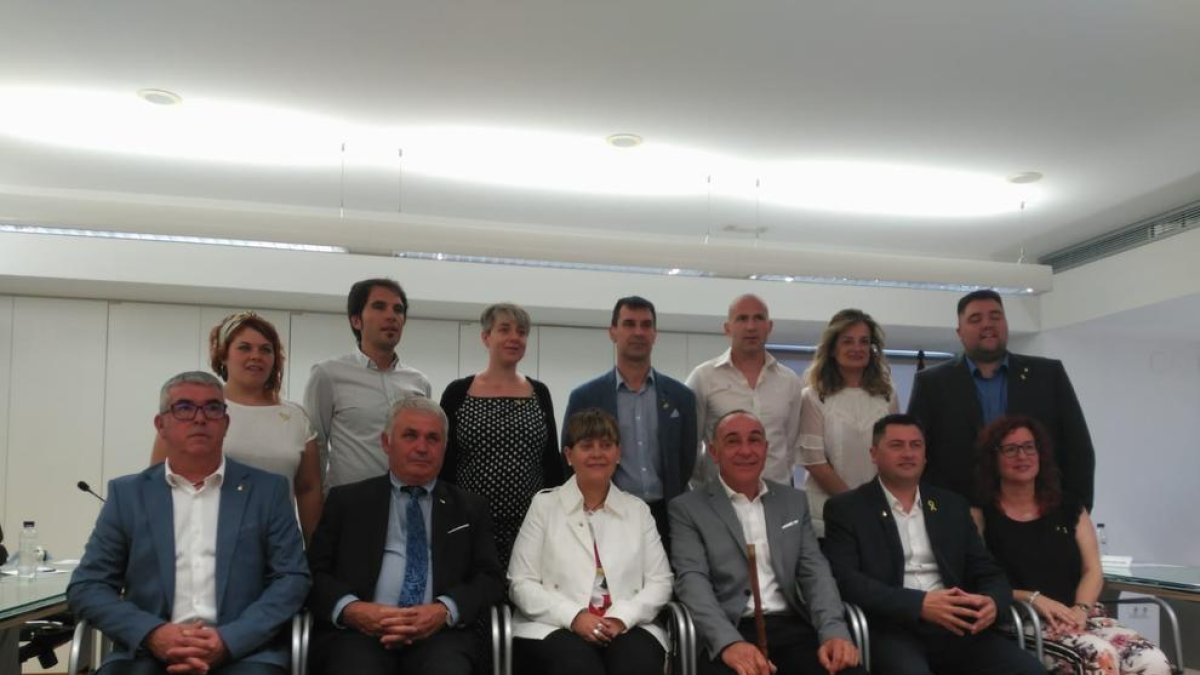 Els regidors del nou ajuntament d’Alcarràs.