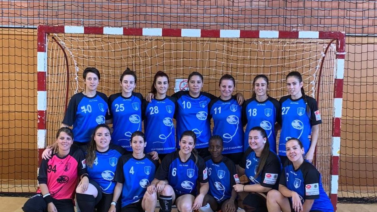 El equipo femenino del Torró d’Agramunt ACLE-CHA que competirá en Segunda Catalana.