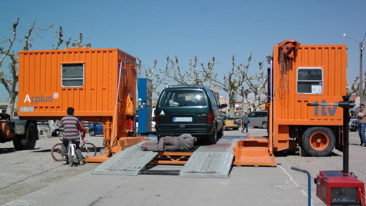 Estació mòbil a la fira - Els veïns de Mollerussa i comarca podien passar la ITV a les fires Autotrac i Autotardor en una estació mòbil, encara que el canvi de legislació va obligar la Fira de Mollerussa a cancel·lar aquest servei.