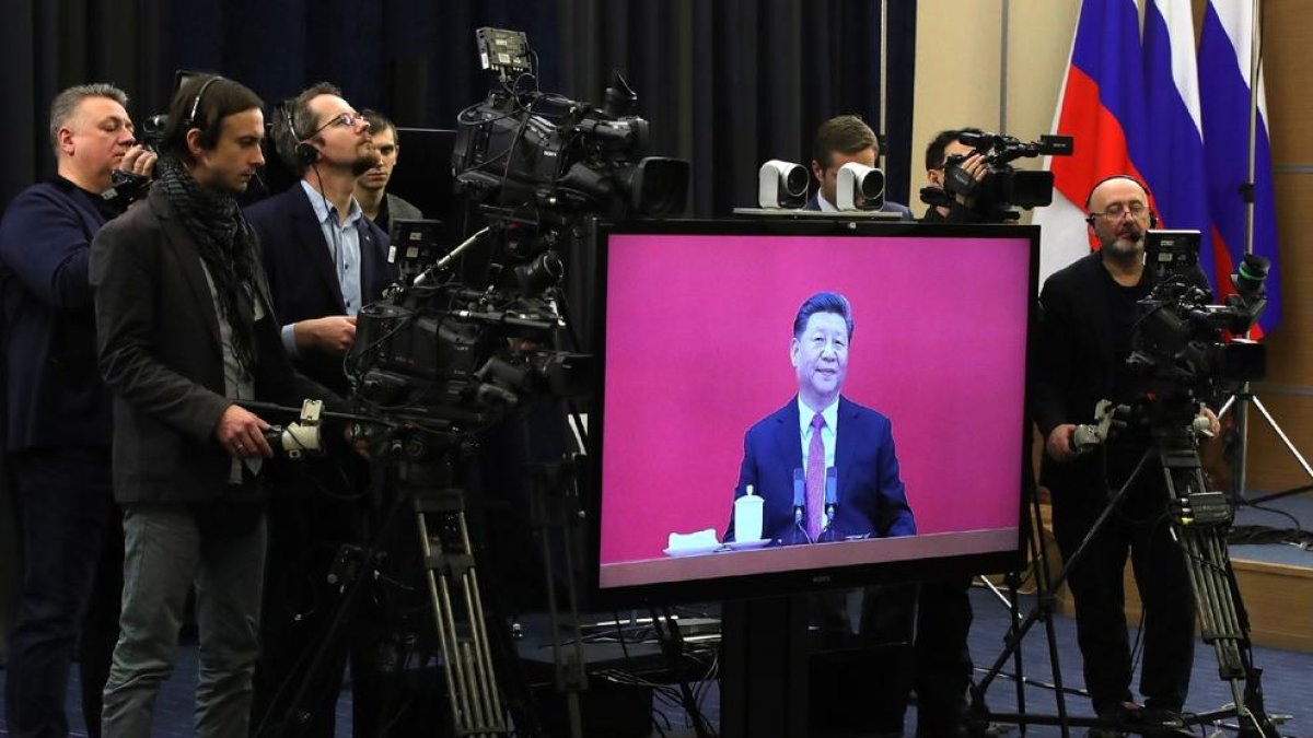 Videoconferència en la qual apareix el lider xinès Xi Jinping.