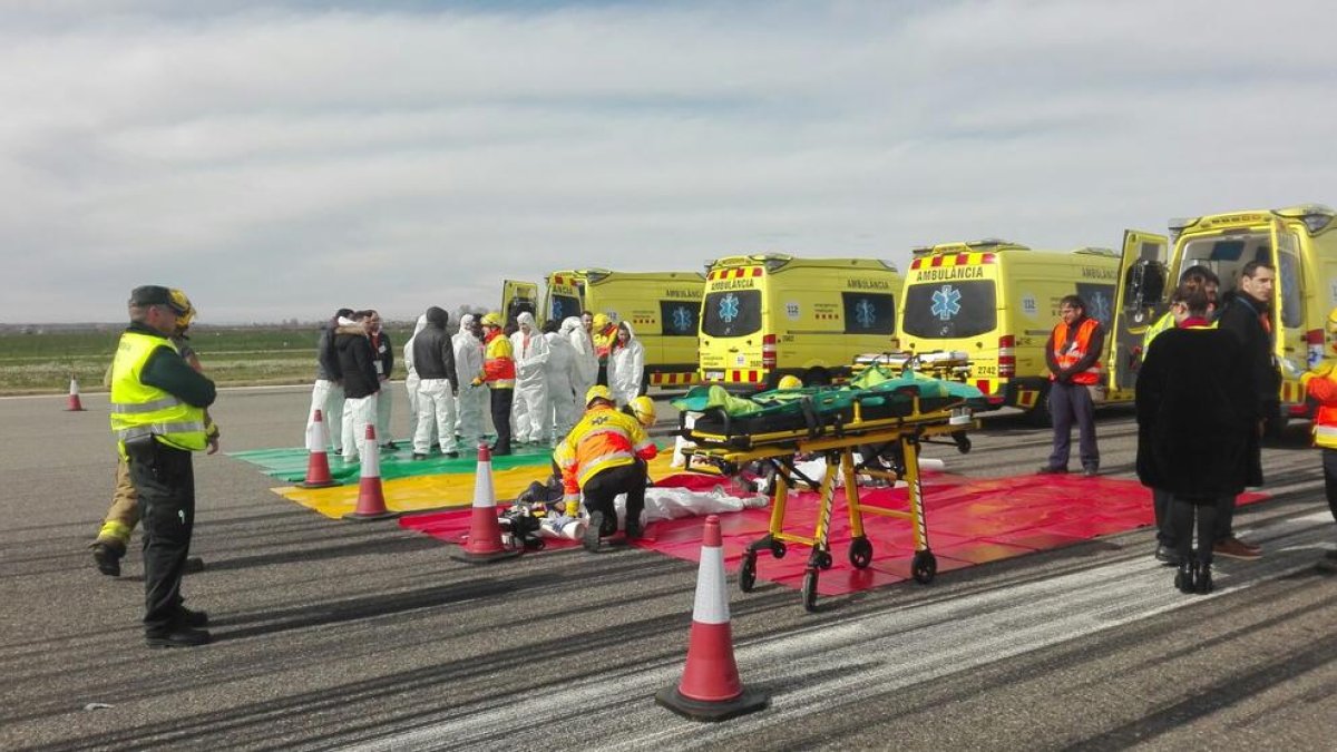 El simulacro que tuvo lugar ayer en el aeropuerto de Alguaire.