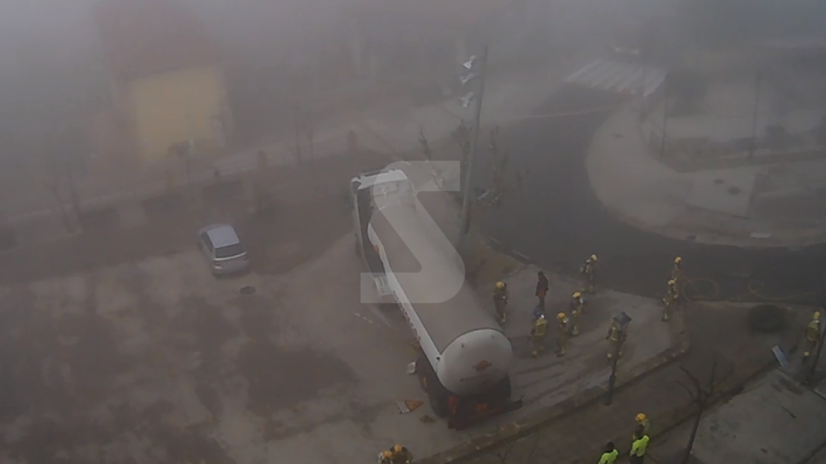 El camió de la fuita, a la plaça de Talarn