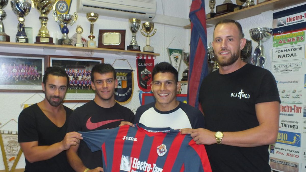 El Tàrrega fa oficial la incorporació de tres defenses i un atacant