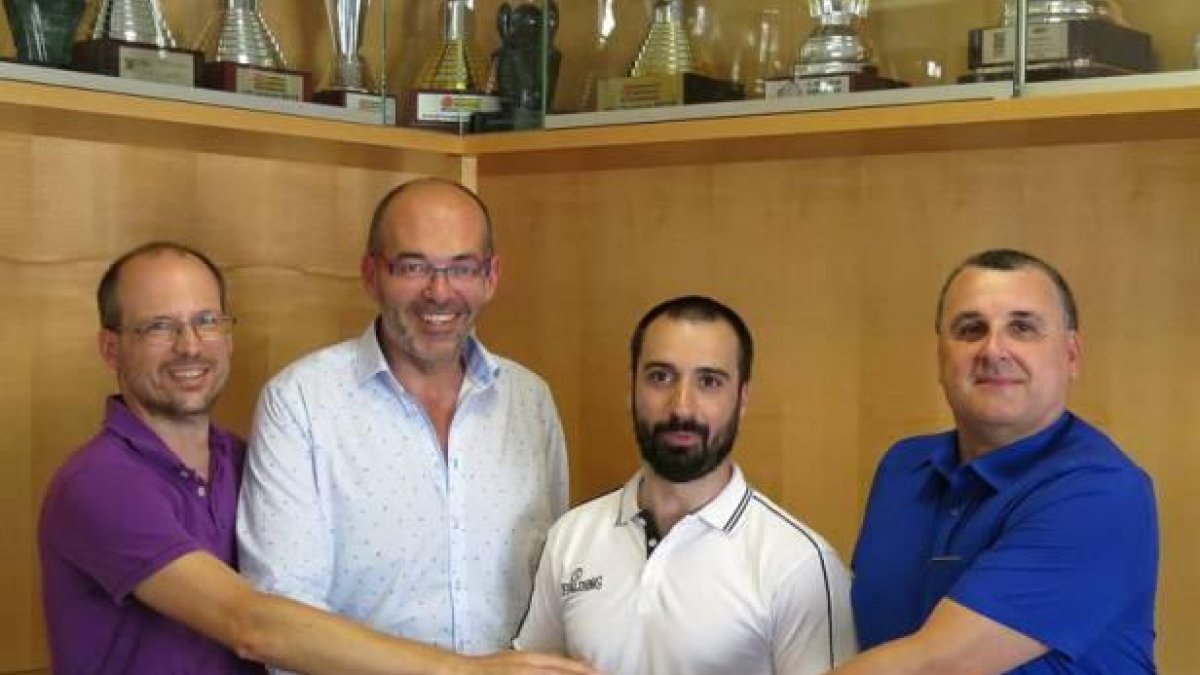 Lluís Pino, segon per la dreta, en la seua etapa a l’Oberwart.