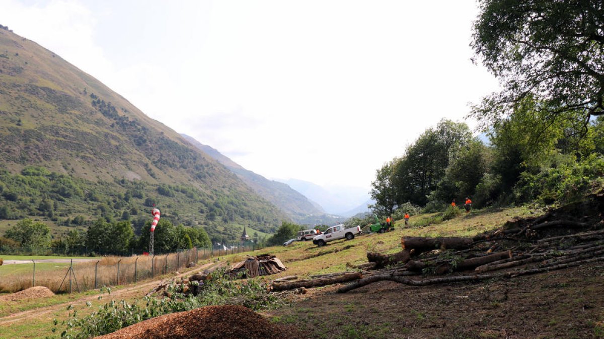 Las obras para ampliar el helipuerto de Vielha.