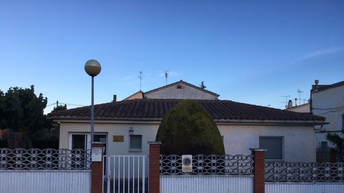 L’edifici del consultori de Miralcamp.