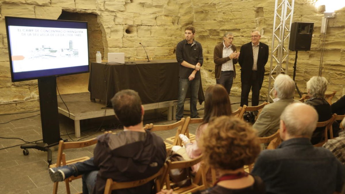 Un momento de la conferencia del historiador Gerard Pamplona, ayer en la Seu Vella.
