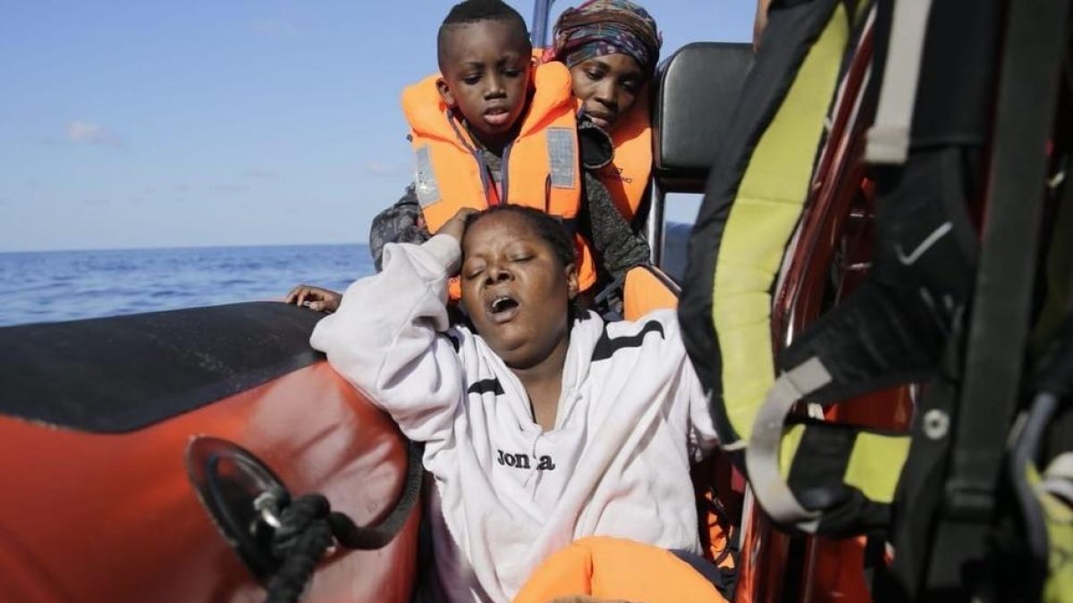 Imatge d’immigrants rescatats per Open Arms.