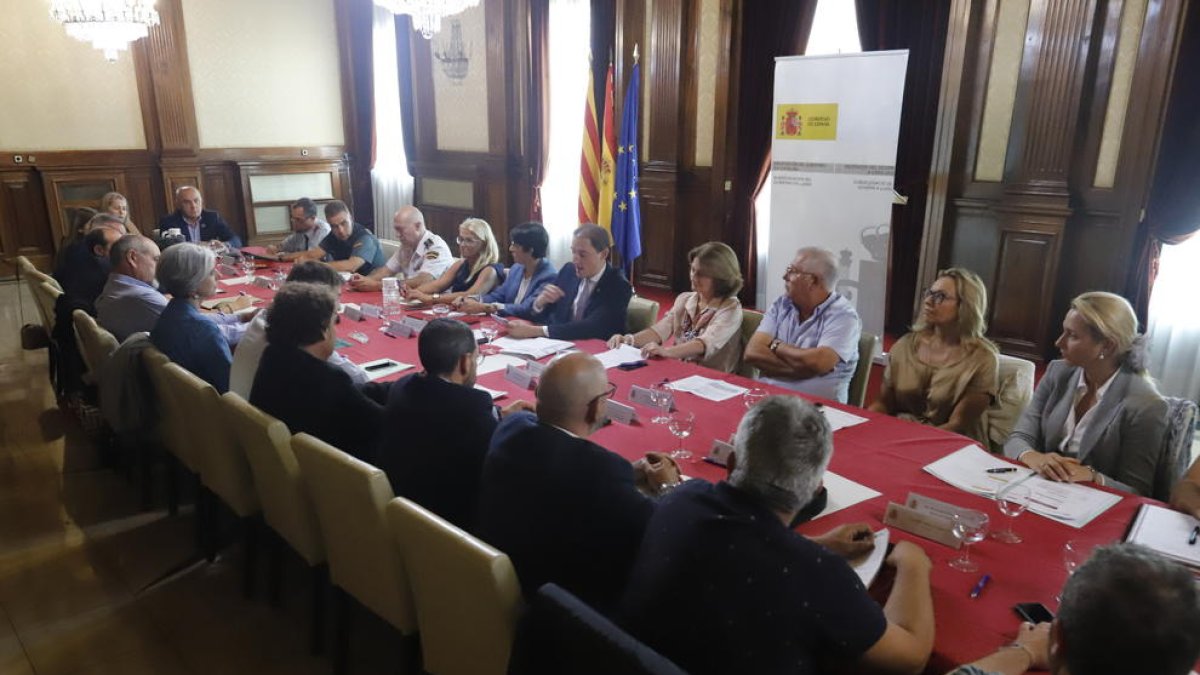 La reunión se celebró en la subdelegación del Gobierno central en Lleida.