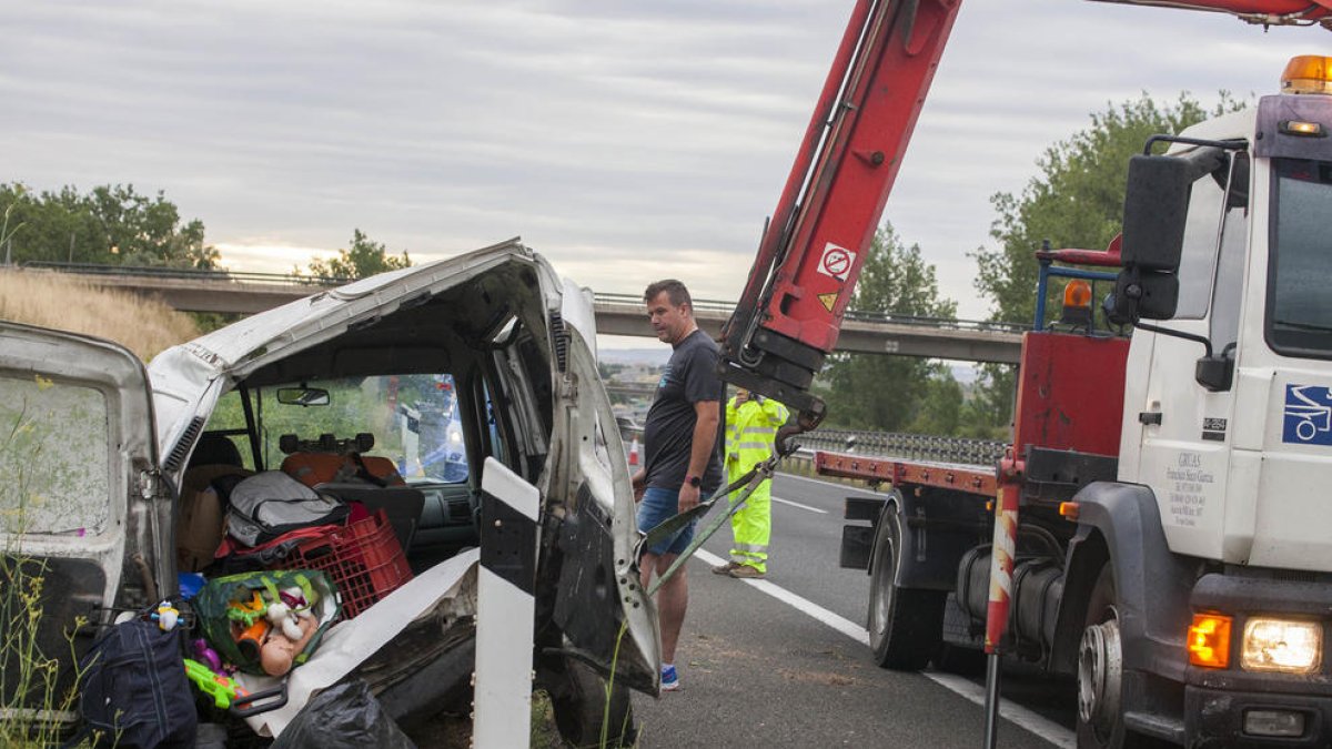 Uno de los vehículos implicados en la colisión en la A-2 en Bellpuig.