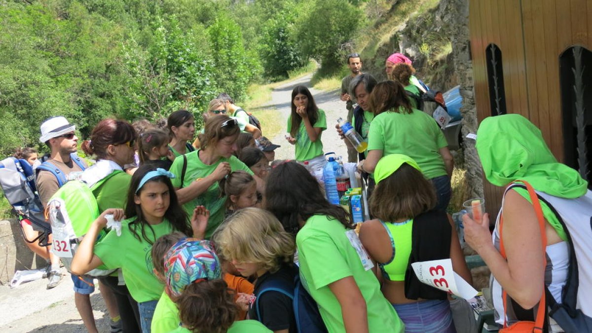 Niños y mayores participaron en la Marxa y el festival.
