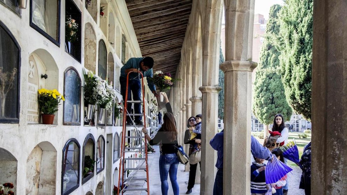 Tàrrega dignifica les tombes de dos brigadistes internacionals