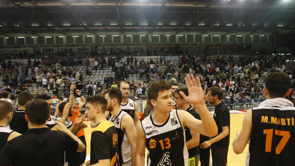 Los jugadores despidieron la temporada en el Barris Nord.