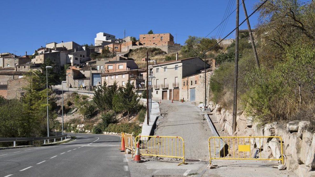 Les obres del nou accés han comportat la construcció d’un mur de contenció.