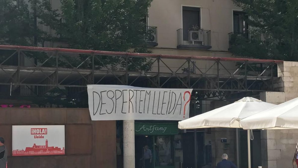 Pancartas para generar debate en la capital