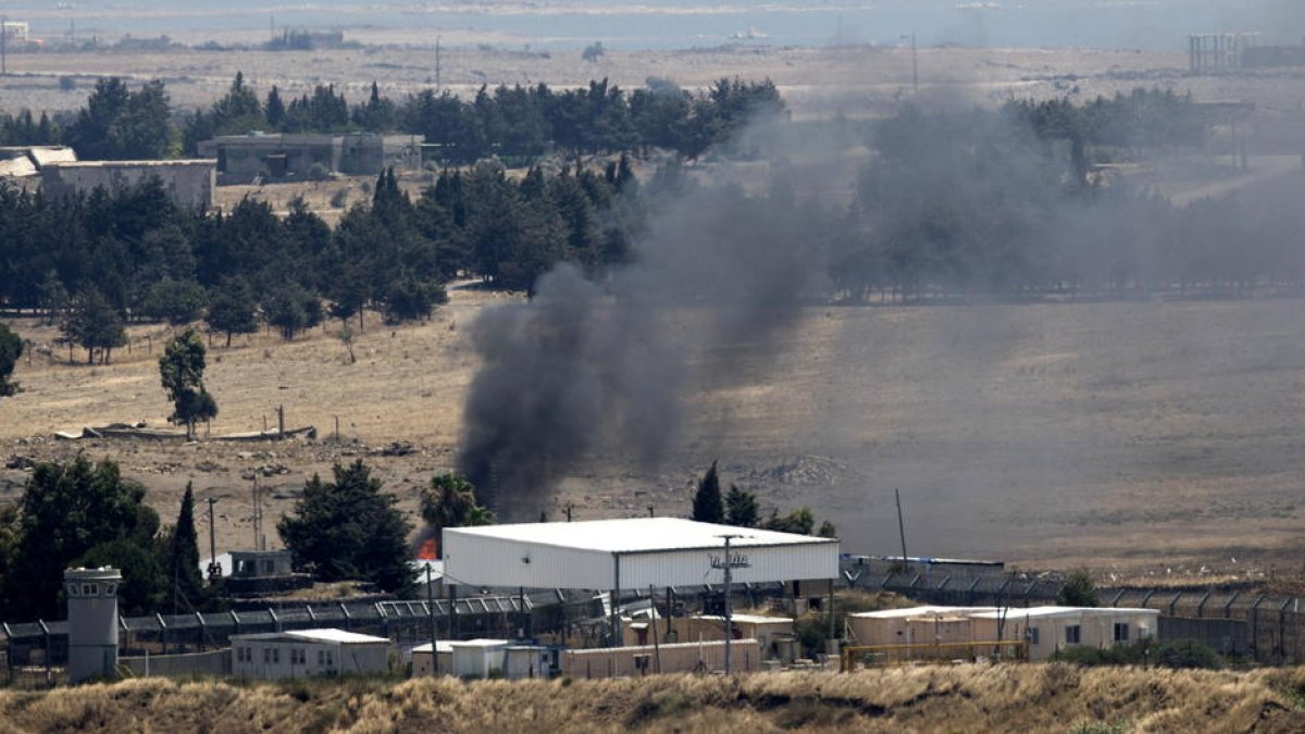 Frontera israeliana als alts del Golan vista des del costat israelià.