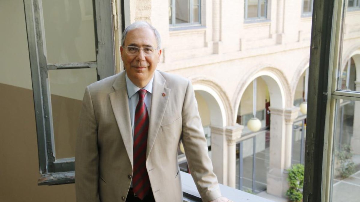 Roberto Fernández.