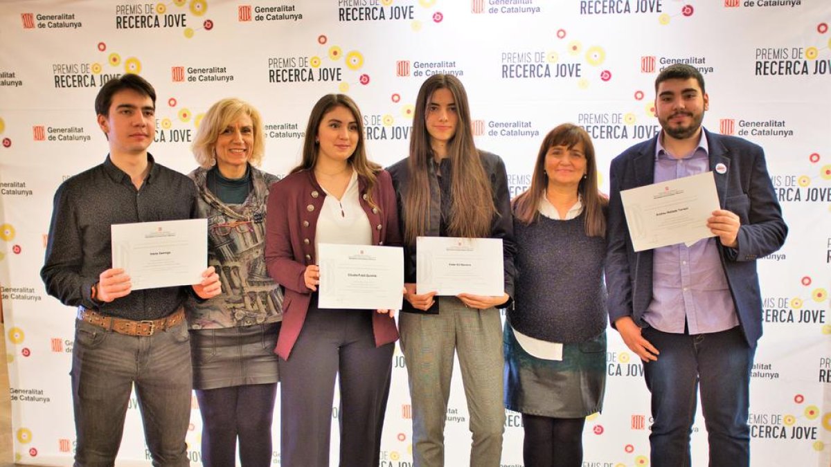 Imatge dels estudiants del Guindàvols a l’entrega de premis de Recerca Jove.